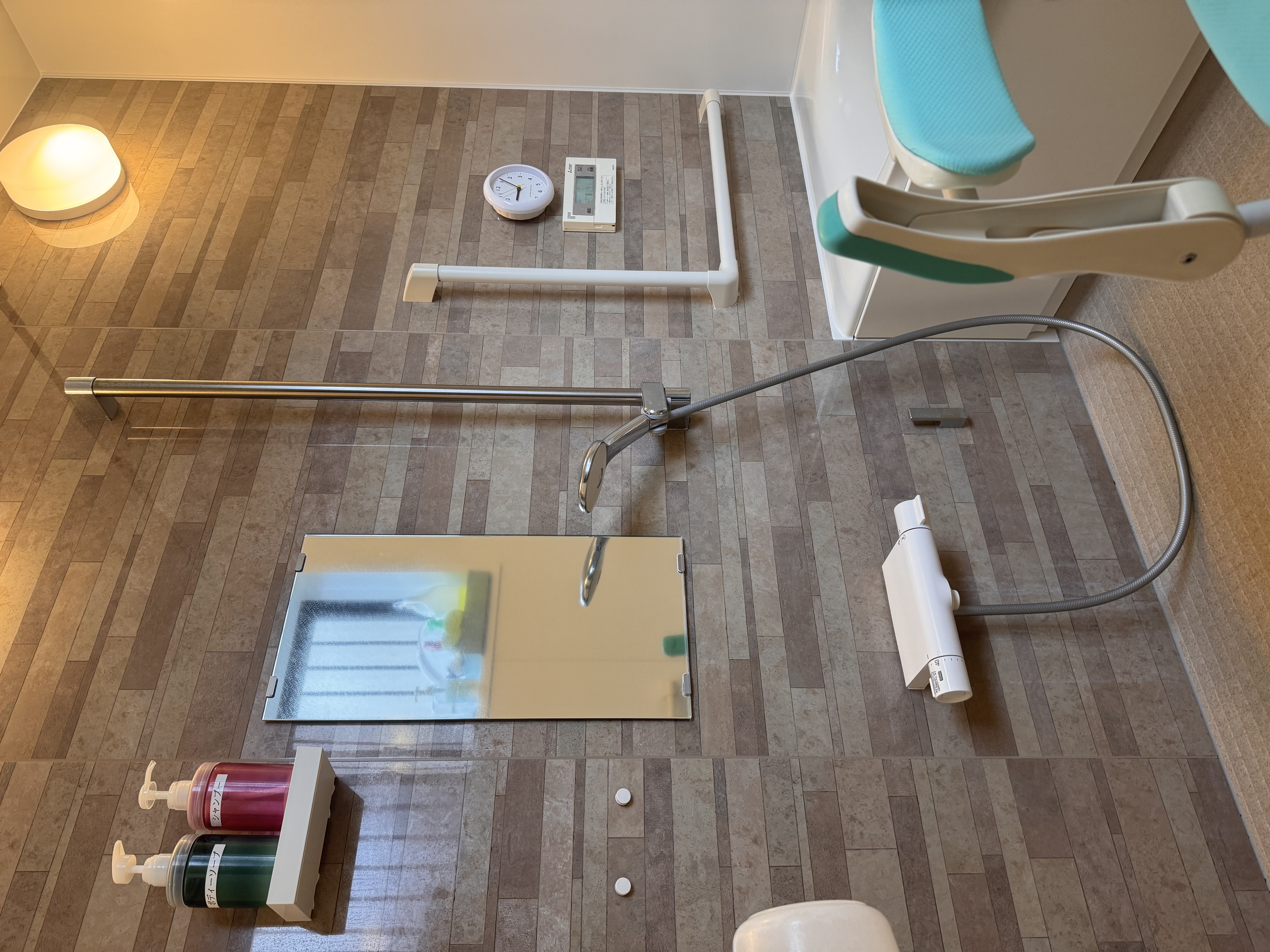 バスチェアと浴槽全体